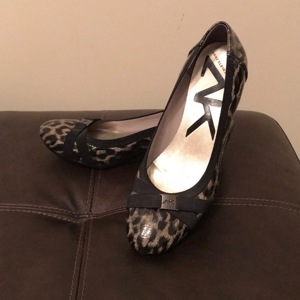Anne Klein Sport grey & black leopard print shoes